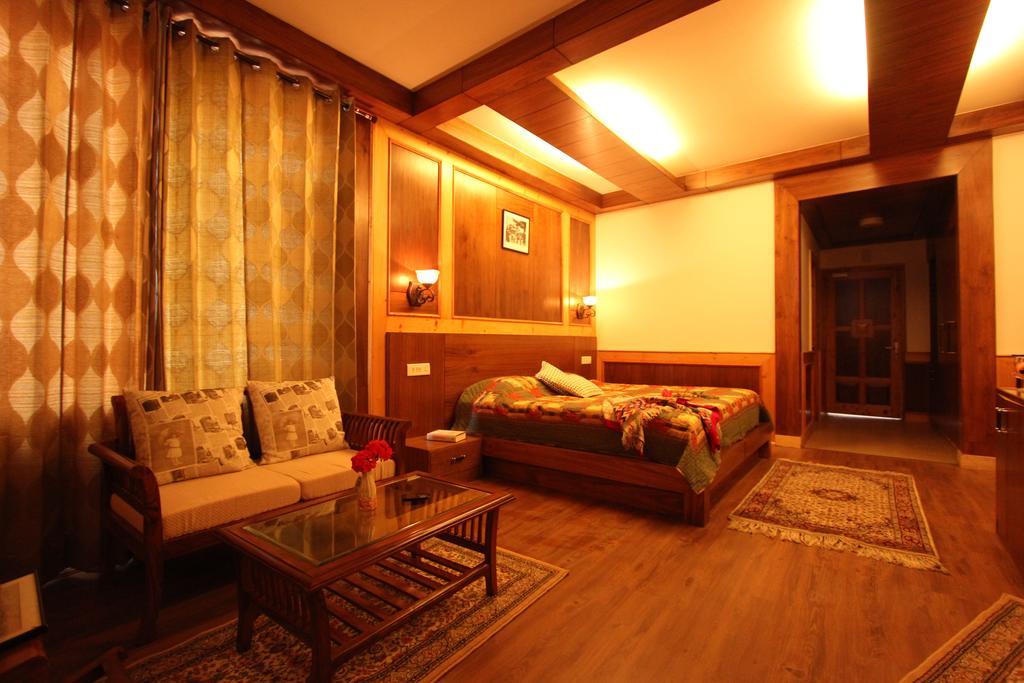 Vivaan The Sunrise Resort Manāli Szoba fotó