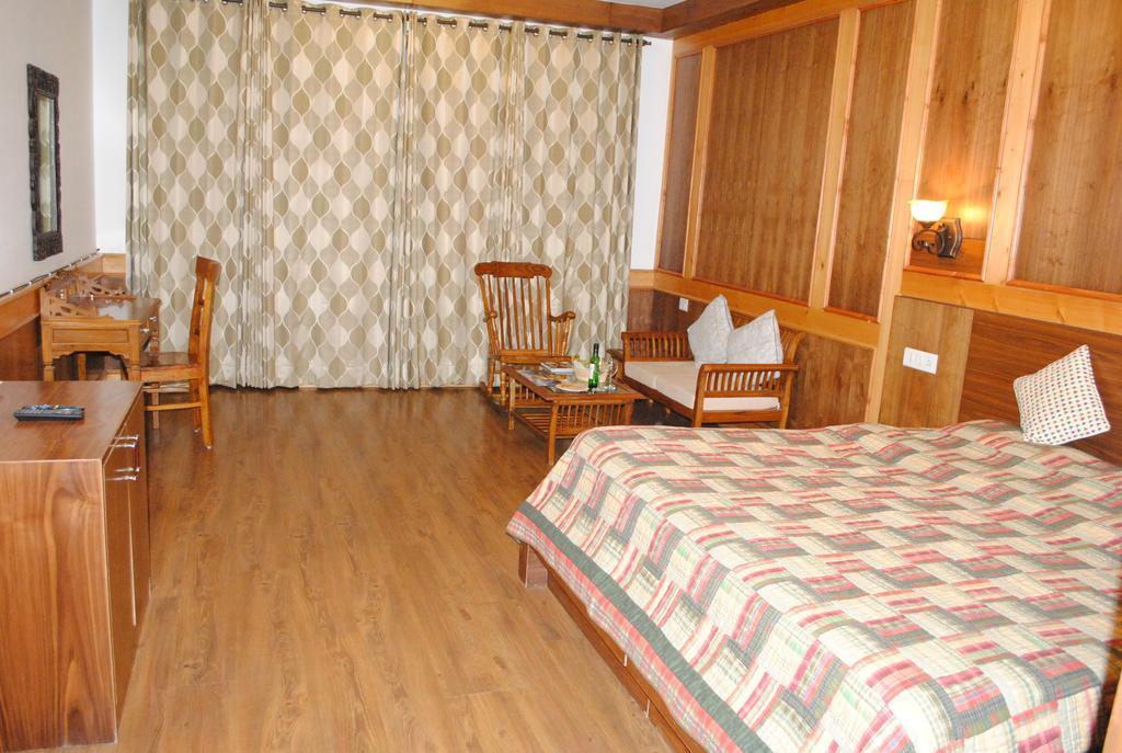 Vivaan The Sunrise Resort Manāli Kültér fotó