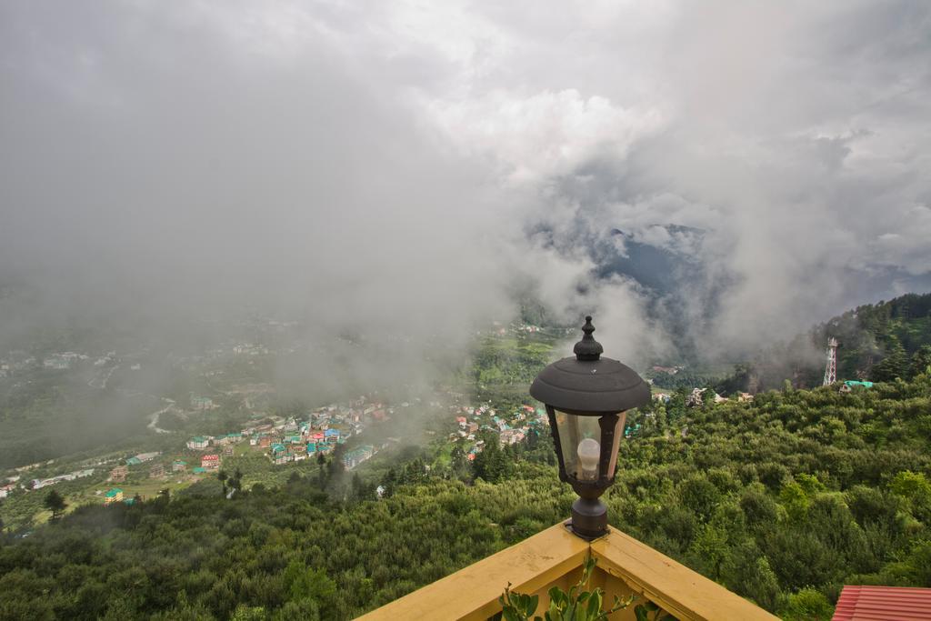Vivaan The Sunrise Resort Manāli Kültér fotó